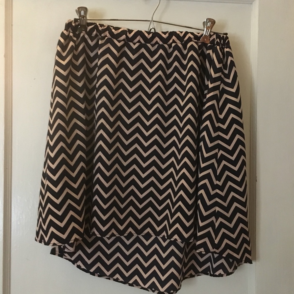 Black/cream skirt
